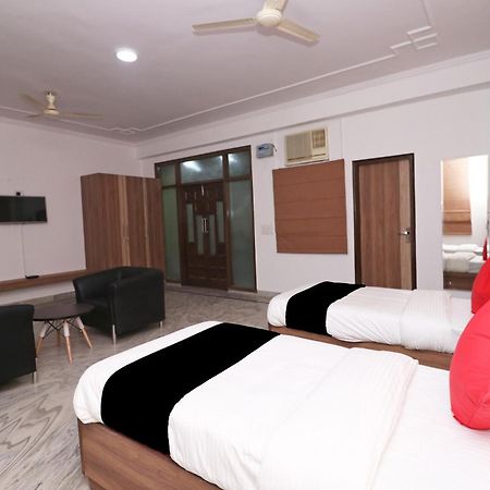 Super Capital O Esscon House Near Payal Cinema Hotel Gurgaon Exterior photo