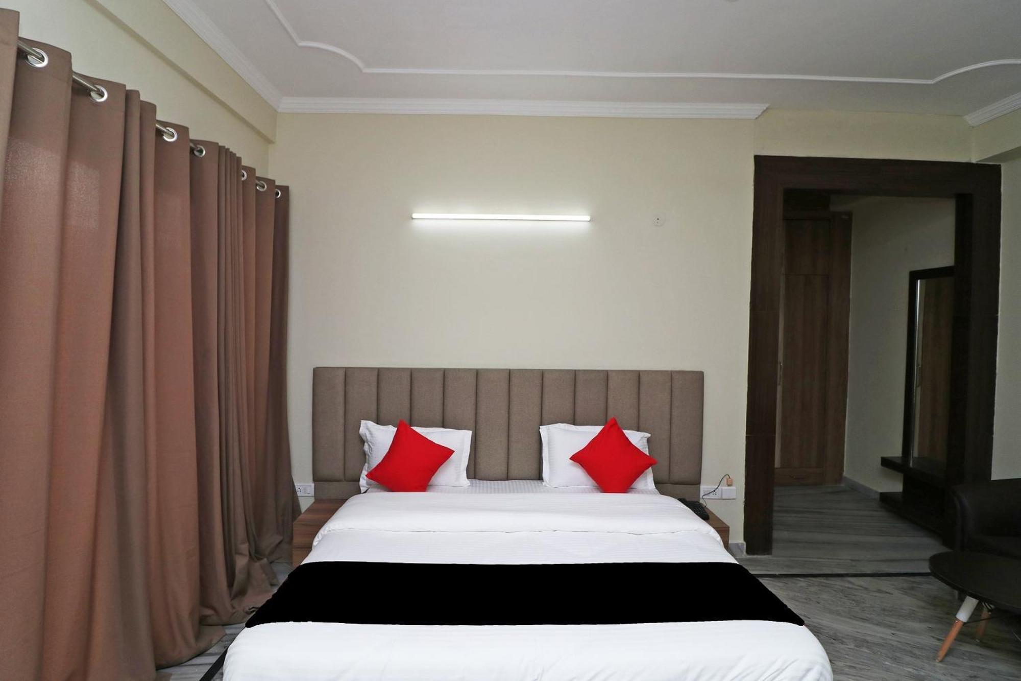 Super Capital O Esscon House Near Payal Cinema Hotel Gurgaon Exterior photo