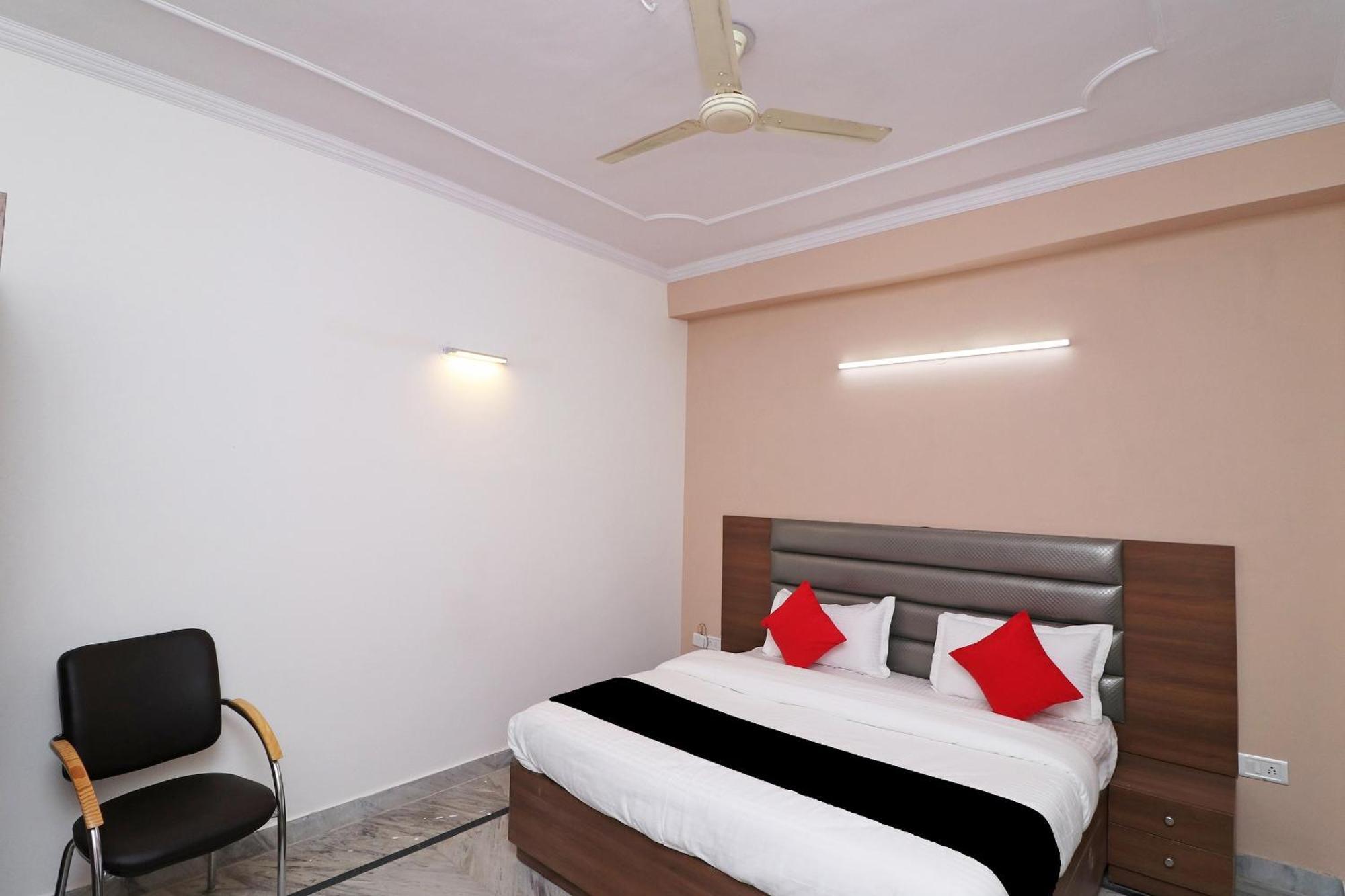Super Capital O Esscon House Near Payal Cinema Hotel Gurgaon Exterior photo