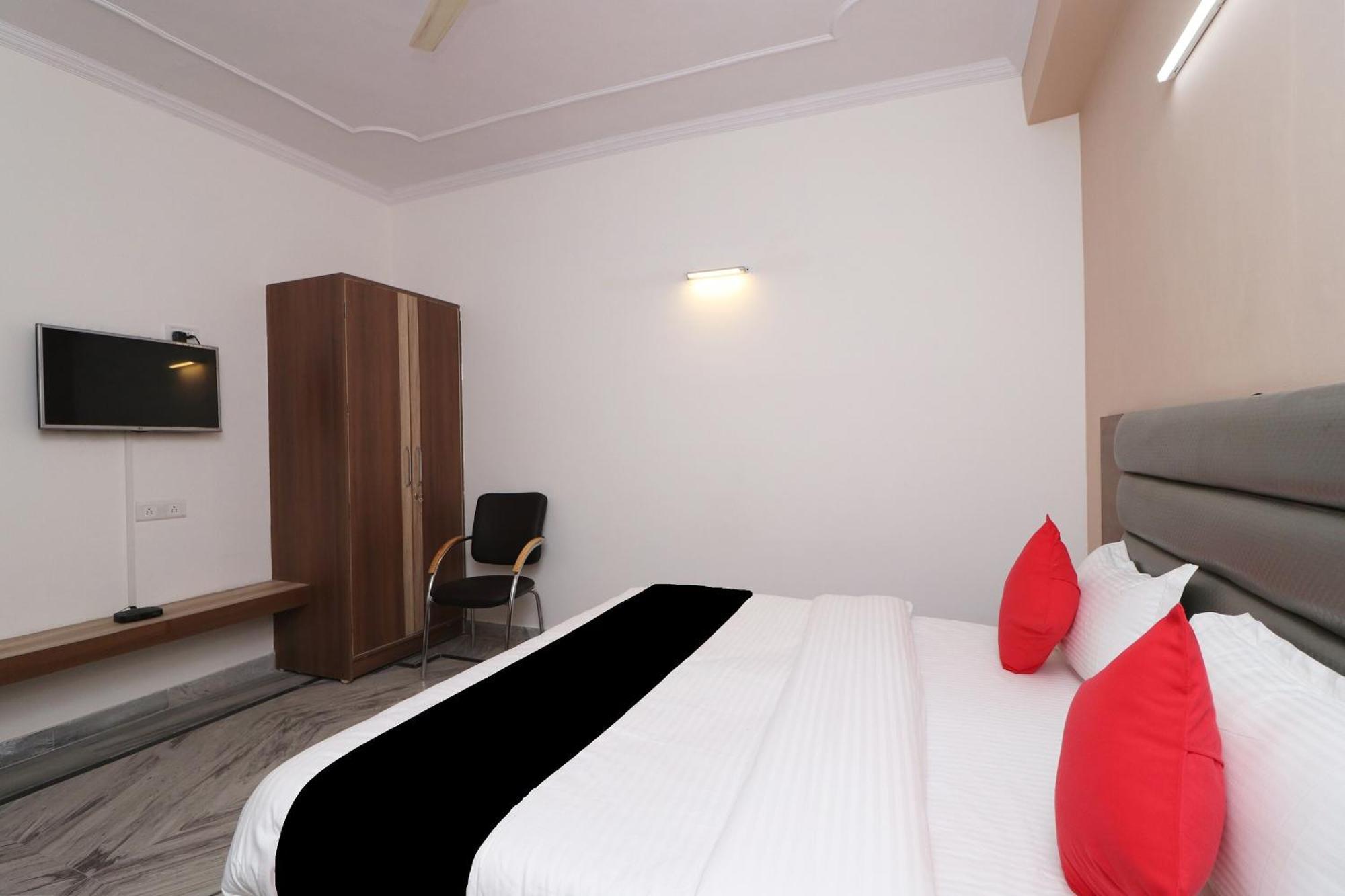Super Capital O Esscon House Near Payal Cinema Hotel Gurgaon Exterior photo