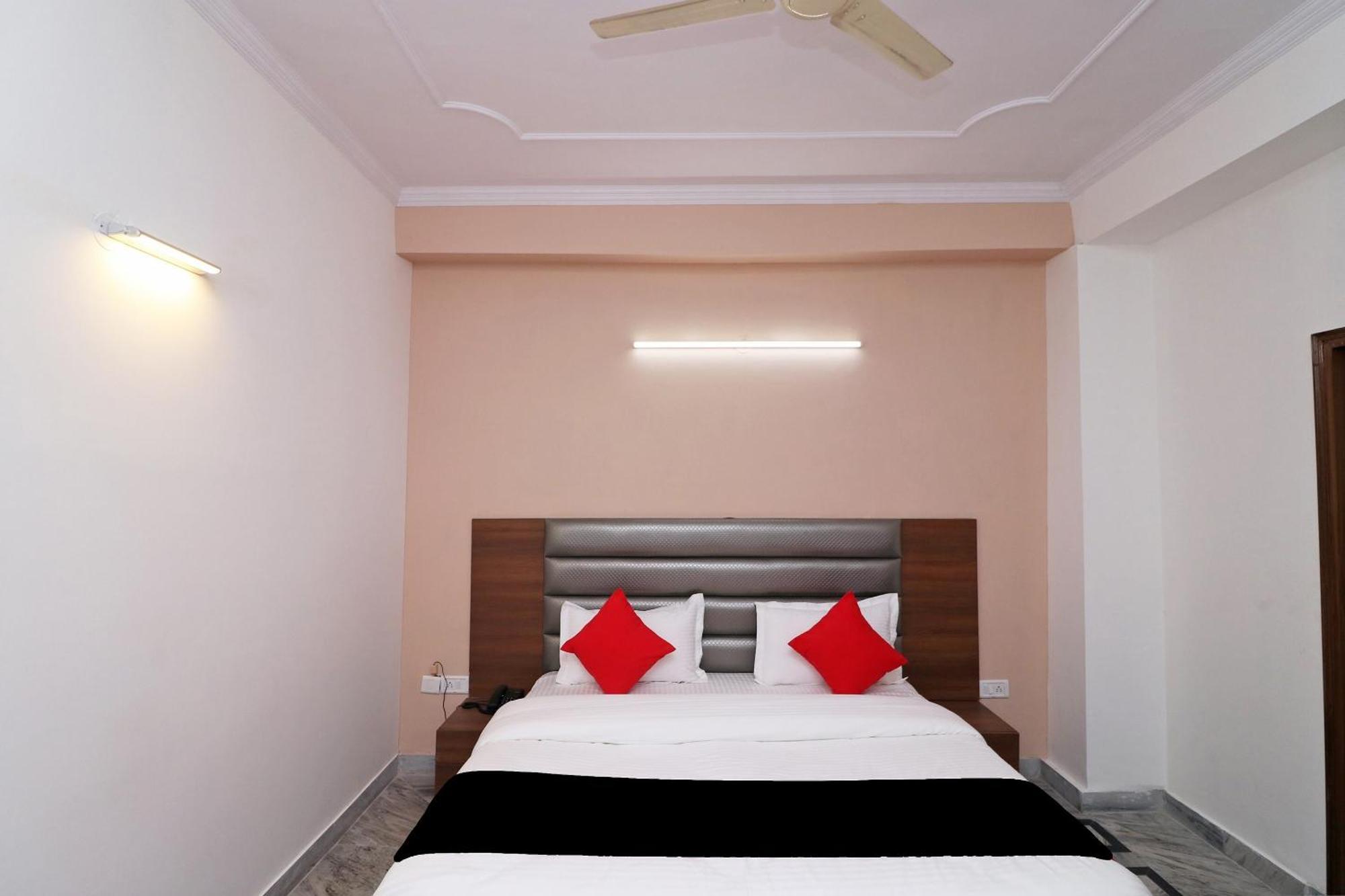 Super Capital O Esscon House Near Payal Cinema Hotel Gurgaon Exterior photo